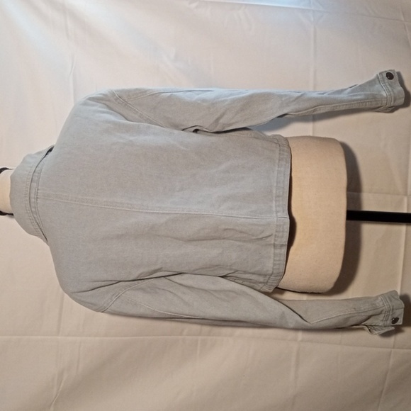 Classic Denim Jean Jacket in Light Blue - Picture 5 of 7